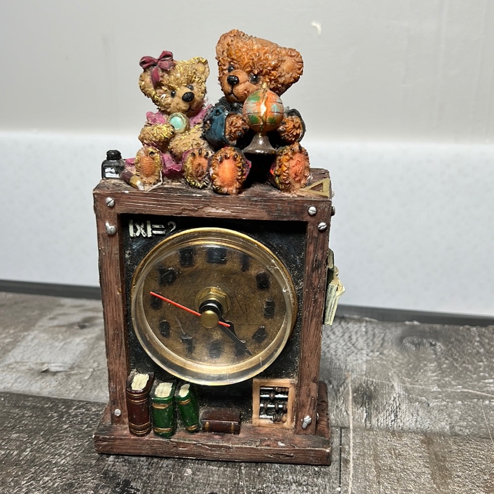 Vintage Resin Teddy Bears Quartz Clock Battery